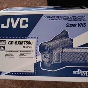 JVC GR-SXM750U S-VHS-C Camcorder + Power Supply & Battery